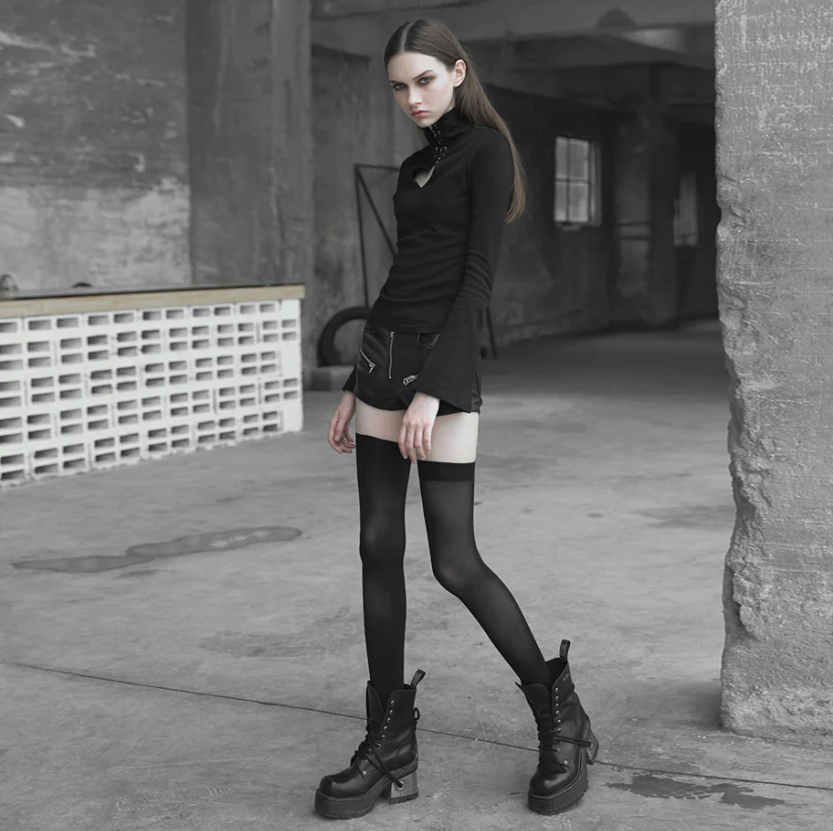 PUNK RAVE Heart hollowing out tie-up rope eyelet tight sweater (with rope) - Image 4