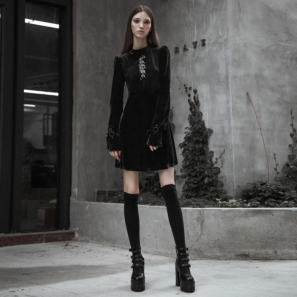 Velvet Japanese Embroidery Dress - Image 3